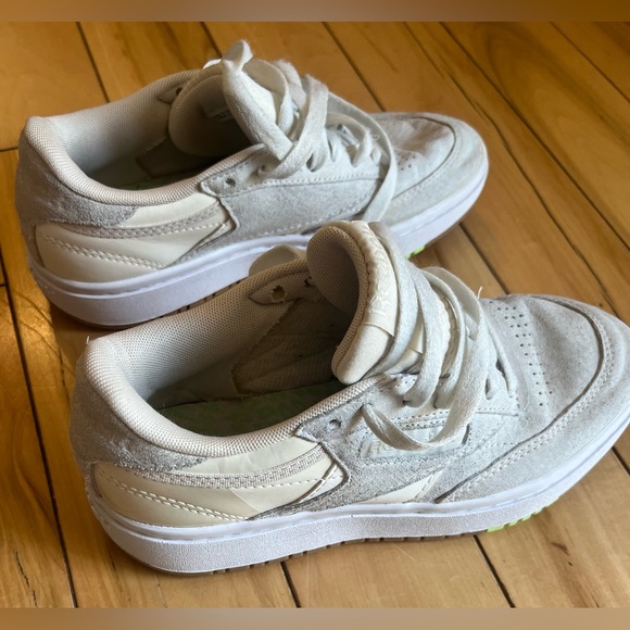 Women’s Reebok Sneakers - Picture 4 of 5